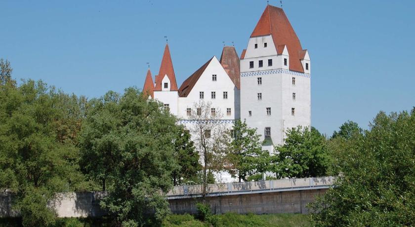 Kult Hotel Инголщат Екстериор снимка