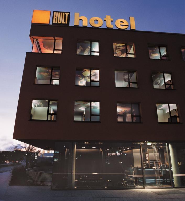 Kult Hotel Инголщат Екстериор снимка