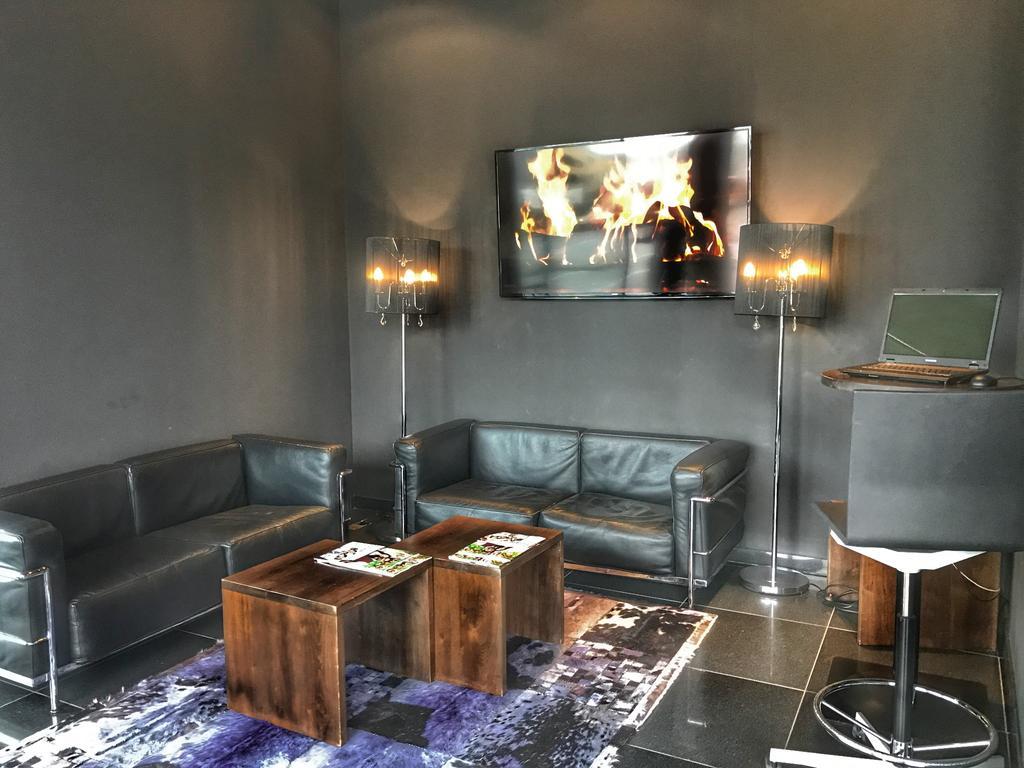 Kult Hotel Инголщат Екстериор снимка