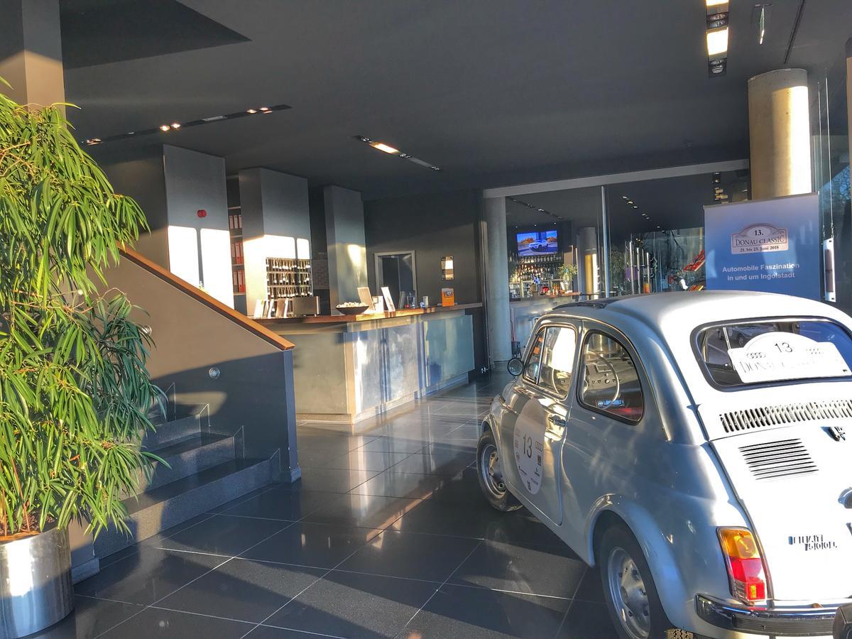 Kult Hotel Инголщат Екстериор снимка